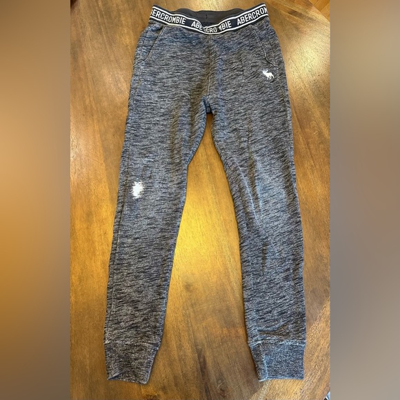 Abercrombie Grey Sweatpants Joggers Boys 11/12 - Picture 1 of 5